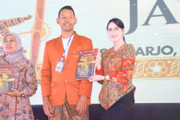 Arumi Bachsin Tegaskan Dekranasda sebagai Mitra Pengawal Wastra Budaya dan Support System bagi Daerah