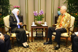 Gubernur Khofifah Bertemu SM Singapura HE. Lee Hsien Loong  Bahas Banyak Hal Strategis 