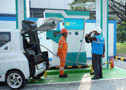 PLN NP Resmikan Hydrogen Refueling Station Merah Putih 2.0 di Rembang
