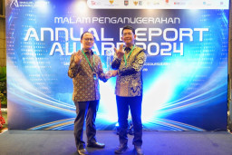 Bank Jatim Dinobatkan Sebagai Pemenang dalam ARA 2024 Kategori BUMD Go Publik Keuangan