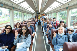 Pelanggan Kereta Panoramic KAI Meningkat 44 Persen