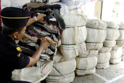 Bea Cukai Bakal Salurkan Baju Bekas Ilegal ke Korban Bencana