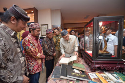 Menteri Kebudayaan Fadli Zon Resmikan Museum Budaya Madura di UTM