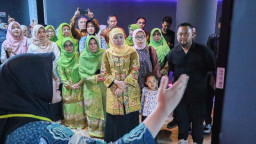 Kunjungi Wahana GUS, Bupati Yani ajak Gubernur Khofifah Naik Transjatim