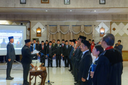Awal Tahun, Bupati Lantik Puluhan Kepala Sekolah SD dan SMP Negeri