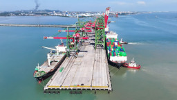 Arus Petikemas di Terminal Teluk Lamong Tahun 2025 Tumbuh 6 Persen