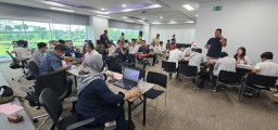 Ratusan Karyawan Donor Darah Bantu PMI Gresik