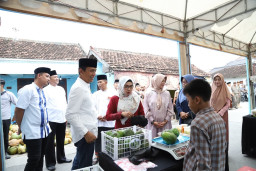 Bupati Bojonegoro Tinjau Langsung Gerakan Pangan Murah