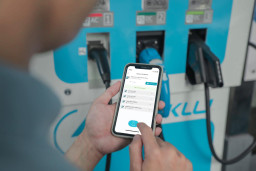 Permudah Mobilitas Kendaraan Listrik, PLN Operasikan 4.655 SPKLU Sepanjang 2025