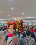Barongsai dan Promo Spesial Imlek Bikin Pengunjung Icon Mall Gresik Membeludak