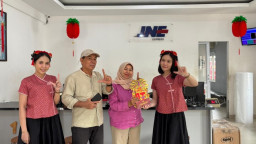 JNE Gelar Promo Imlek 2026 dan Kolaborasi dengan UMKM Lokal