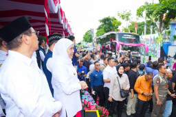 Gubernur Khofifah Berangkatkan 4.000 Warga Jatim Mudik Gratis Idul Fitri 1447 H