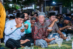 Wabup Alif : Kolak Ayam Eksistensi Warga Gumeno Jaga Nilai Nilai Tradisional