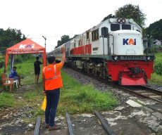 KAI Daop 9 Jember Pasang Tempatkan 107 Petugas Jaga Perlintasan dan 19 Penilik Jalan