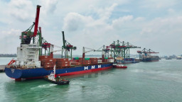 Terminal Teluk Lamong Catat Arus Petikemas Tumbuh 8 Persen di Februari 2026