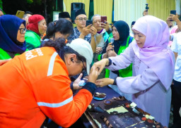 Gubernur Khofifah Tutup Rangkaian Riyayan Idul Fitri 1447 H bersama 250 Pengemudi Ojol