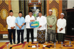 Petrokimia Gresik Tebar Berkah Ramadan, Ratusan Juta Rupiah Disalurkan ke Masjid dan Panti Asuhan