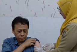 Jamaah Calon Haji Kota Madiun Mulai Terima Suntikan Meningitis dan Polio