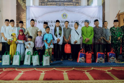 Bupati Gresik Ajak Warga Perkuat Syukur dan Kesiapan Kerja saat Safari Ramadan