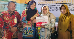 Warga Miskin Ekstrem Kabupaten Situbondo Terima Bantuan Modal Usaha