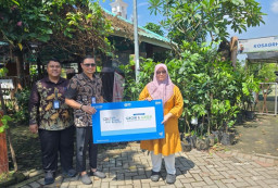 BRI Salurkan Bibit Tanaman untuk Kosagrha Lestari di Medokan Ayu Surabaya