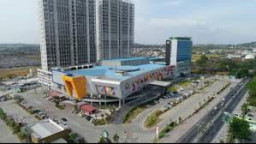 Liburan Praktis di Gresik: Nginep, Belanja, Nonton Jadi Satu di Iconland
