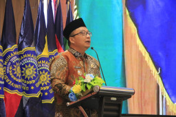 Wabup Gresik Ajak Lulusan Jadi Wirausahawan di Tengah Tantangan Global