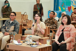 Arumi Bachsin Ajak Kartini Muda Penggiat Fashion dan Kriya Inovatif Terapkan Sustainable Design