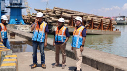PT Pelindo Multi Terminal Branch Gresik Catat Bongkar Muat Barang Triwulan I 2026 Capai 1,13 Juta Ton