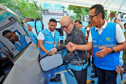 PLN Resmikan SPKLU ke-5.000 di Indonesia, Perjalanan Pengguna EV Kini Makin Mudah dan Nyaman
