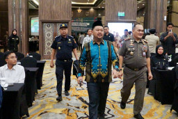Bupati Gresik Ajak Masyarakat Lawan Peredaran Rokok Ilegal
