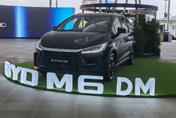BYD M6 DM Resmi Meluncur di Indonesia, Konsumsi BBM Diklaim 65 Km/Liter