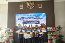 Bulog Serahkan Bantuan untuk 30 Pelaku Usaha UMKM dan Organisasi Keagamaan