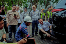 Pemkab Gresik Gelar Uji Emisi Kendaraan Bermotor, Mobdin Wabup Lolos Uji