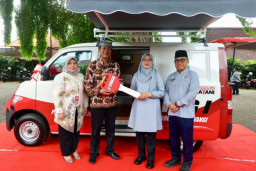 Bank Jatim Serahkan Mobil Pelayanan Keliling untuk Banyuwangi