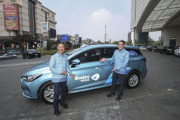Pakai BYD, Bluebird Luncurkan Layanan Prime di Surabaya