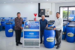 SIER Bantu Dropbox dan Komposter ke 12 Kelurahan di Surabaya