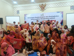 PLN UIT JBM Latih 100 Peserta Bahasa Isyarat dan Batik Eco Print Inklusif