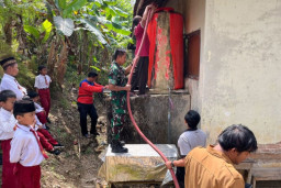Pemkab Trenggalek Droping 162 Ribu Liter Air Bersih ke Warga Terdampak Kekeringan