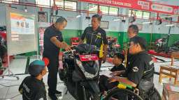 Wujudkan Vokasi Berdampak, SMKS Islam 1 Kota Blitar Bersama MPM Honda Jatim Gelar Pelatihan Mekanik Bagi Komunitas DMI