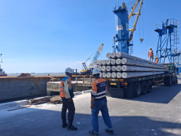 Kinerja Pelabuhan Gresik Menguat, Curah Kering Melonjak 48,72 Persen pada Semester I 2026