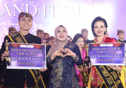 Deninta dan Akhdan Dinobatkan sebagai Raka-Raki Jawa Timur 2026