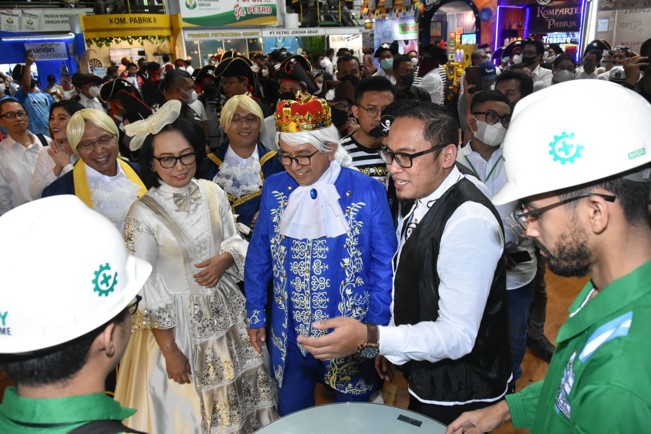 Direksi PG saat mengunjungi salah satu booth yang ada di KIPG 2022