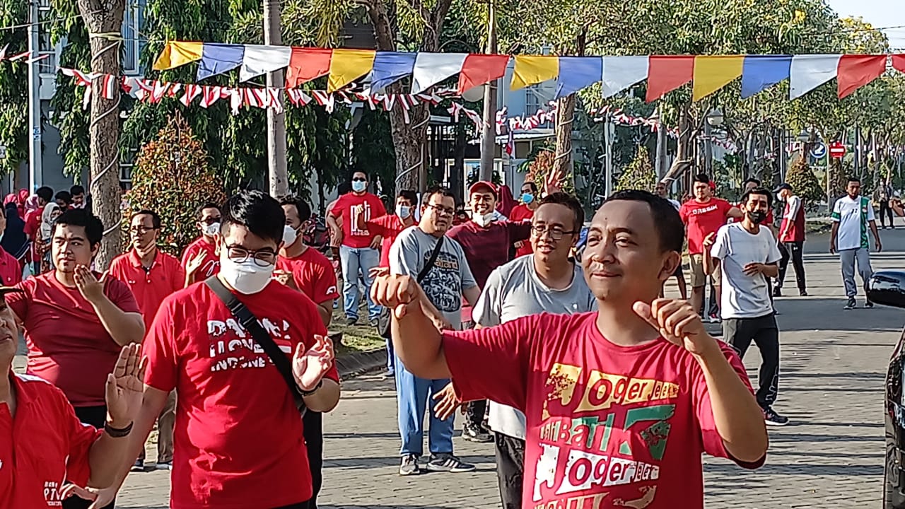 Senam plus joged jadi kegembiraan peserta Agustusan Perumahan Green Garden Regency