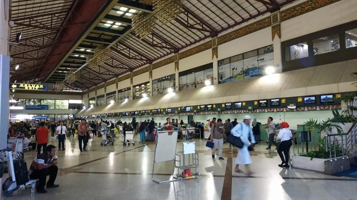 Aktifitas pelayanan boarding penumpang di Bandara Juanda Surabaya
