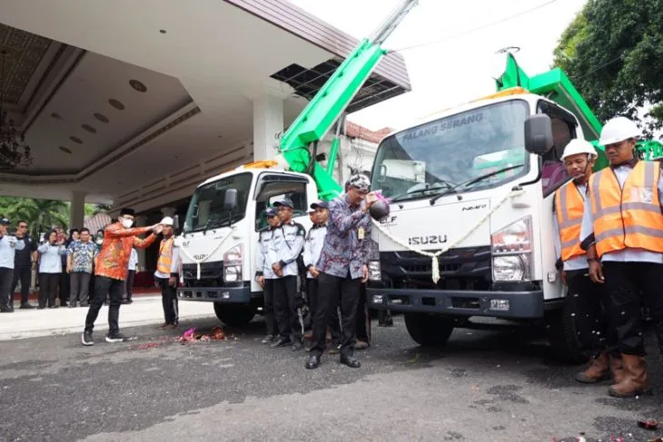 Bupati Muhdlor Resmikan Mobil Palang Serang Untuk Perbaikan JPU
