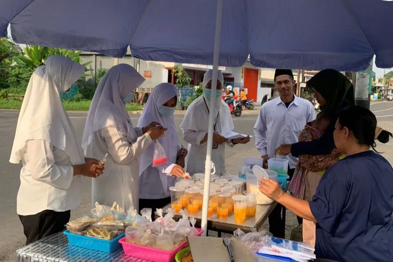 Dinkes Banyuwangi Pantau Kesehatan Jajanan Takjil Ramadhan