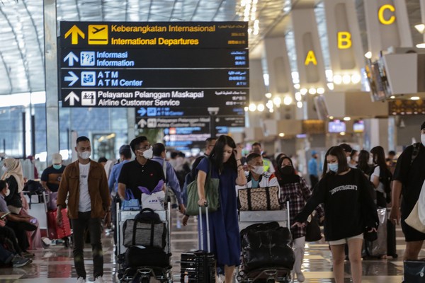  PT Angkasa Pura Indonesia (InJourney Airports) mencatat jumlah penumpang pesawat di 37 bandara yang dikelola selama periode angkutan libur Natal dan Tahun Baru 2025/2026 mencapai 10,20 juta orang.