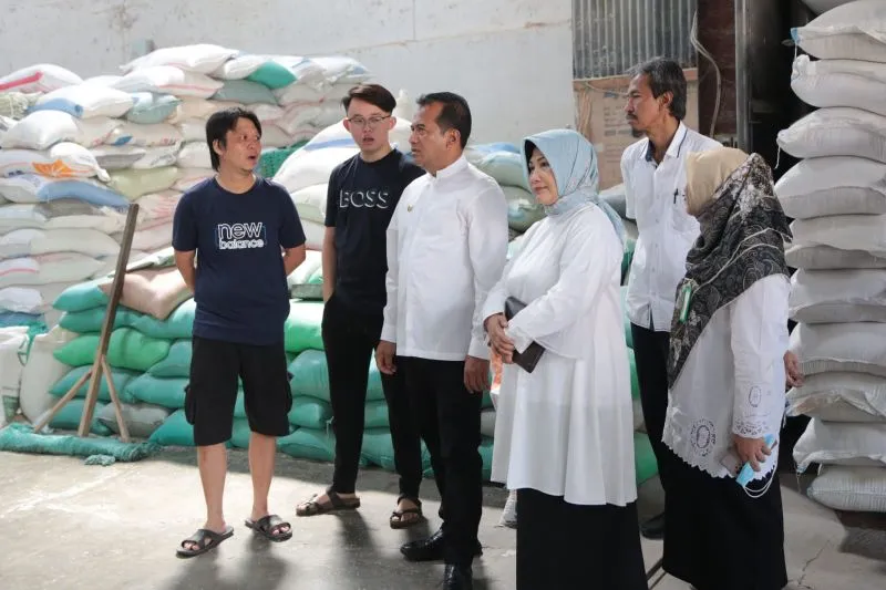 Pj Wali Kota Probolinggo pastikan stok sembako aman jelang Lebaran