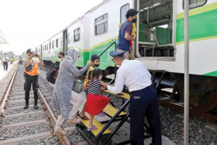 KAI Commuter Wilayah Daop 8 Sukses Layani 878 Ribu Lebih Pengguna Kereta